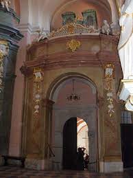 File:Bazylika kolegiacka Grobu Bożego w Miechowie.JPG - Wikimedia Commons