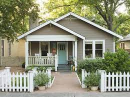 31 Exterior Colors For Small Cottages