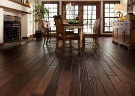 Lantai kayu apartemen sangat perlu dirawat dan dijaga kebersihannya. Mengenal 10 Jenis Lantai Rumah 4muda Com