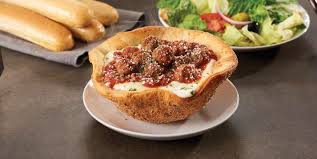 Annual sales olive garden offers affordable lunch and dinner options that fit most budgets. Olive Garden Meatball Pizza Bowl Review What It S Like To Eat The Meatball Pizza Bowl