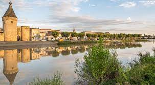 Now, libourne is a wine destination par excellence, with a bewildering number of châteaux nearby for tours, tasting sessions and purchases. Libourne France Cruise Port Schedule Cruisemapper