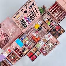 a complete makeup box from the new moda