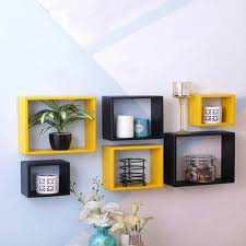 Polished Wooden Square Wall Mounted