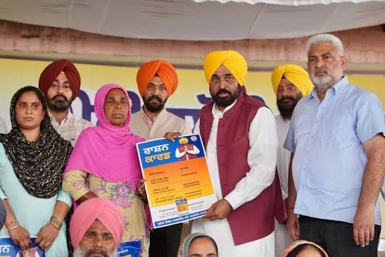 ਪੰਜਾਬ ਸਰਕਾਰ ਦੀ 'ਮੇਰੀ ਰਸੋਈ' ਸਕੀਮ: ਕਿੱਟ ਵਿੱਚ ਕੀ ਮਿਲੇਗਾ ਤੇ ਕਿਨ੍ਹਾਂ ਨੂੰ ਮਿਲੇਗਾ ਫਾਇਦਾ? Punjab CM Bhagwant Mann launches the “Meri Rasoi Yojana” to provide nutritious food support to families across the state. The initiative aims to tackle malnutrition among children and will benefit nearly 40.85