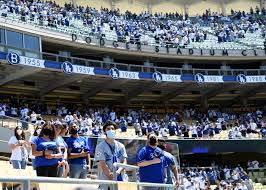 dodgers offer seats in fully vaccinated
