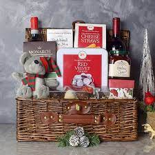 le holiday wine treats basket