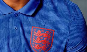 Selecteer bijvoorbeeld het engeland thuisshirt met bijpassende thuisshort en kousen. Engeland Uitshirt 2020 2021 Voetbalshirts Com