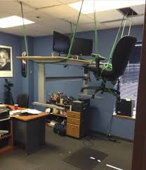 20 of the best office cubicle pranks