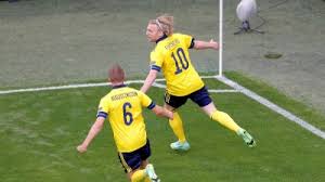 Οι σουηδοί μπήκαν στο ματς με τον…αέρα της (εξασφαλισμένης) πρόκρισης στους «16» του euro, εν αντιθέσει με τους πολωνούς οι οποίοι ήθελαν μόνο τη νίκη για να περάσουν στην επόμενη φάση της διοργάνωσης. Dbv9qcwzrfojxm