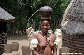 Nackt Urlaubsfotos von Afrikanischen Frauen - Bilder von nackten Negerinnen