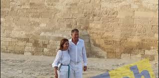 Familia Iohannis, „vacanţă" la piramidele din Egipt. Românii îndură greutăţile, în ţară - REPORTER24