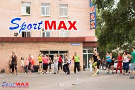 The ss21 sportmax runway collection evolves in a sequence of dualities. Sportshkoli Ukrayini Sportivnij Klub Sportmax Na Dzerzhinskogo