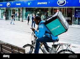 Delivery agent hi-res stock photography and images - Alamy
