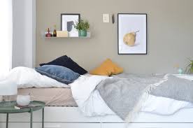 Weitere wohnideen für schlafzimmer mit wenig platz: Lagom Schlafzimmergestaltung In Naturtonen Annablogie Interior Und Wohntrends