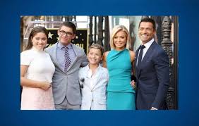As the oldest of three children, michael and his two siblings, lola grace (b. Michael Joseph Consuelos Age Height Weight Biography Net Worth In 2021 And More
