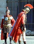 Scontro nel Pdl: «Niente licenze ai gladiatori» Delibera prevede chiedano  10 euro per una foto - Corriere Roma