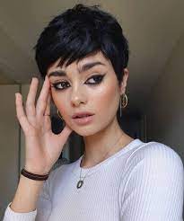 So this is technically a medium hairstyle but still falls under the short category for women who are used to having long hair. 10 Stylish Short Haircuts For Thick Hair Women Short Hairstyle 2021