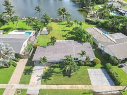 waterfront homes in boca raton