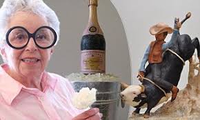 Sylvia wowed us with her expert. Sylvia Weinstock The Incredible Confections Of Cake Maker To The Stars Daily Mail Online