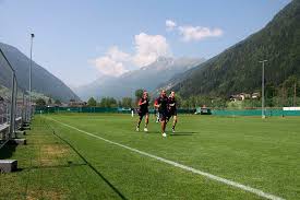 Browse 1,923 eintracht frankfurt training session stock photos and images available, or start a new search to explore more stock photos and images. Football Training Camp In Neustift Im Stubaital With Eintracht Frankfurt