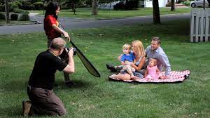 how to shoot family portraits outdoors