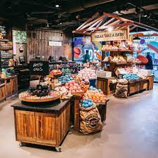 It can be used teasingly or as an insult, but even. Experience Store In Munchner Toplage Lush Mit Erstem Flaggschiff In Deutschland