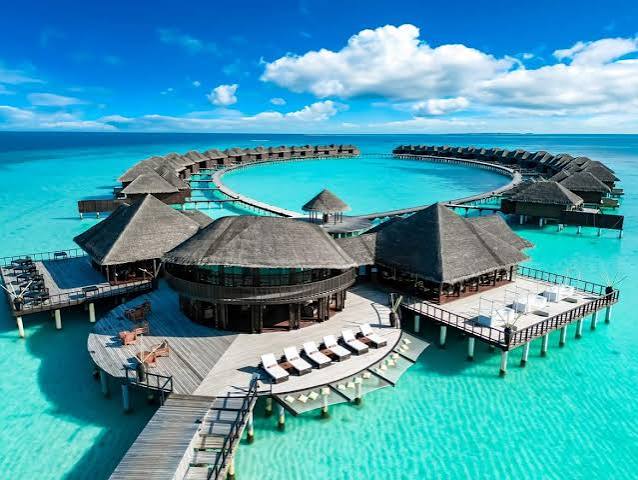 Top 17 Luxury Hotels in Maldives | Travel Guide!