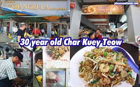 Push all the fried ingredients to one side and add in kway teow. Penang Char Kuey Teow Restoran Shangri La Brickfield