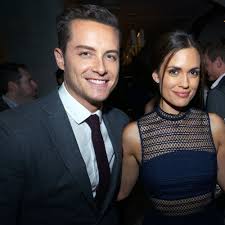 Detective kim burgess (marina squerciati) searches for the. Chicago P D S Jesse Lee Soffer Opens Up About Torrey Devitto Relationship Chicago Pd Halstead Jesse Lee Nbc Chicago Pd