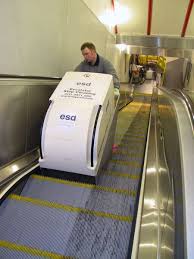 1 ﻿ meanwhile, the consumer product safety commission (cpsc) reports that there were about 11,000 injuries on escalators in 2007, mostly from falls. Esd Escalator Aesthetics Escalator And Travolater Cleaning Specialists