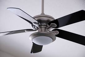 my ceiling fan spin during the summer
