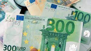 500 euro schein von österreich, vorderseite und rückseite [motiv die eurobanknoten haben. Was Ist Bloss Falsch Am 300 Euro Schein Weser Kurier