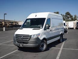 how tall is the mercedes benz sprinter