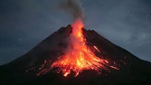 indonesia s mount ruang volcano erupts