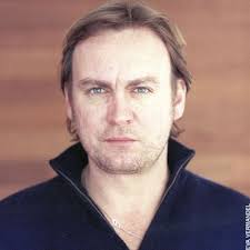 Life on Mars, Philip Glenister. &#39;The guy who&#39;s giong to be good at playing Hamlet isn&#39;t giong to be any good at Gene Hunt. Know your limitations!&#39; - arts-graphics-2007_1176506a