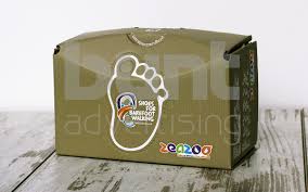 Кутии за дамски обувки на висок ток по поръчка кутията за дамски обувки е кафява и бяла цветна хартия за цветни изкуства, изработена е от 1,5 мм картон, постигнато лого на. Kutii Za Obuvki Bunt Advrtajzing