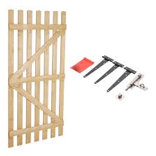 150 180cm tall outdoor wooden fence