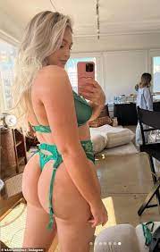 Iskra Lawrence flaunts her VERY peachy posterior in a revealing three-piece  lace lingerie set | Daily Mail Online