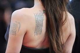 Angelina Jolie dévoile un nouveau tatouage