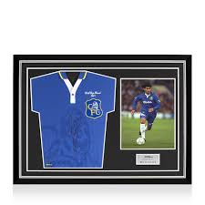 Ruud gullit on chelsea boss maurizio sarri. Ruud Gullit Back Signed Retro Chelsea Home Shirt 1997 Fa Cup Final Edition Home Shirt In Hero Frame Option 1