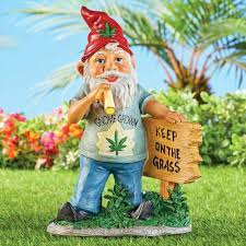 Solar Lighted Pot Smoker Gnome Statue