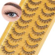 cat eye lashes wispy natural look