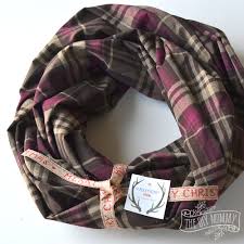 video make an easy infinity scarf 9