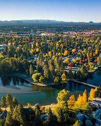 why fall is the best time to visit bend