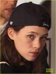 charlie hunnam hangs with astrid berges