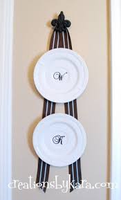 To Hang Plates Without Plate Holders