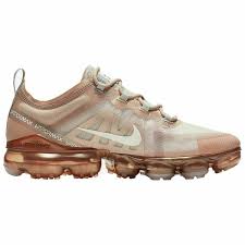 Elevate your casual wardrobe with rose gold shoes. Size 8 5 Nike Air Vapormax 2019 Rose Gold For Sale Online Ebay
