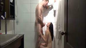 C'est cool de baiser sous la douche - Video sur BonPorn.com