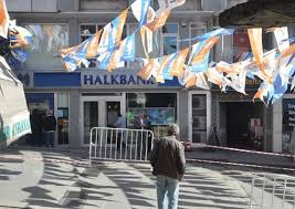 GazetEreğli -| - DEVLETİN BANKASI HALKBANK'I AKP BAYRAKLARIYLA DONATTILAR - Politika