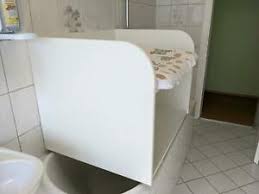 Ein wickelaufsatz für die badewanne ist eine sehr praktische und platzsparende variante der wickelkommode. Wickelaufsatz Badewanne Holz Ebay Kleinanzeigen